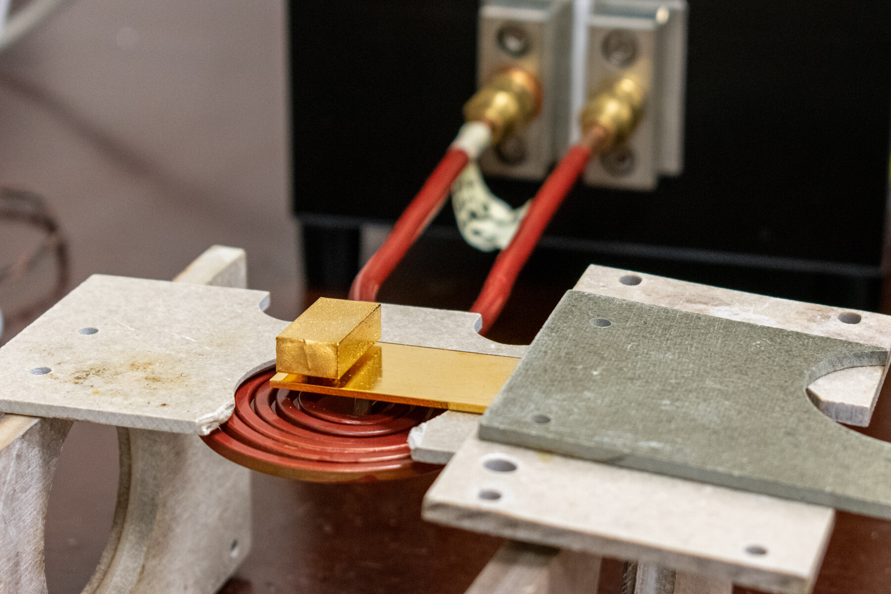 Induction Soldering of Aluminum Plate with Glass Block UltraFlex Power